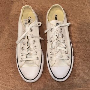 Women’s white platform Converse. Used once, great condition size 7